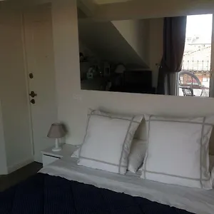 Pied A Terre With Terrazza In Center Milán